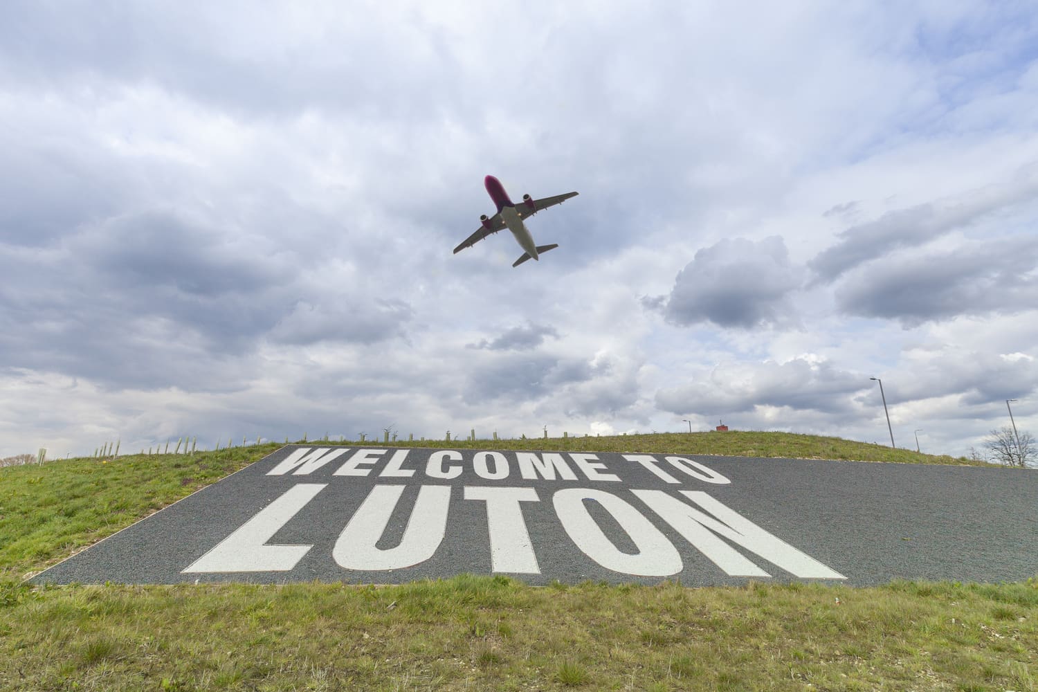 Welcome to Luton Sign Photo Gallery Welcome to Luton Sign Photo Gallery